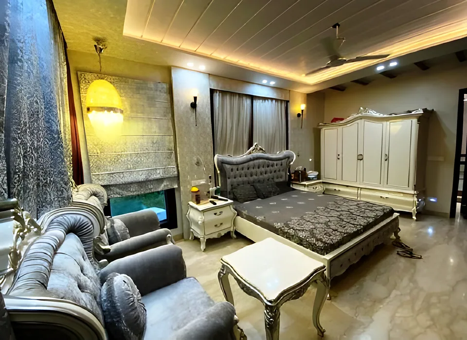 Parents’ bedroom