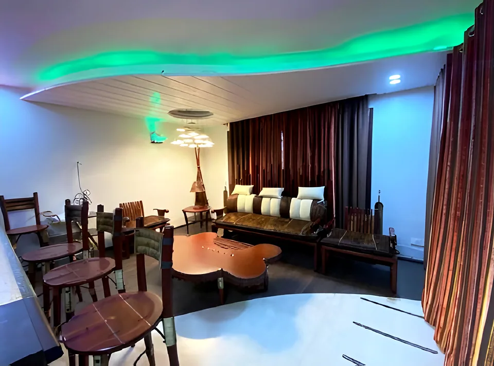 Bar lounge