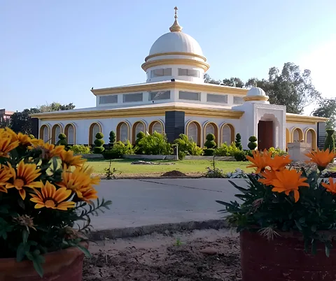 The completed dargah