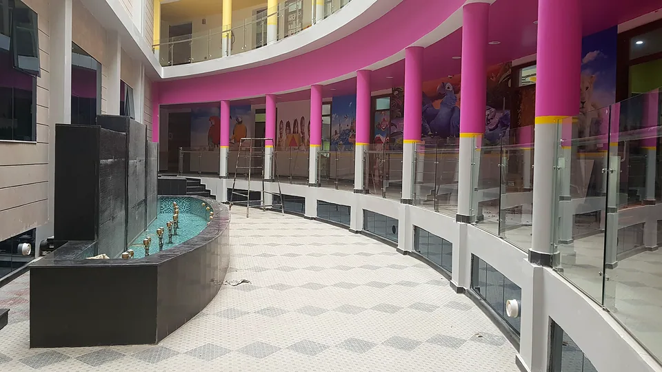 Atrium with fountain